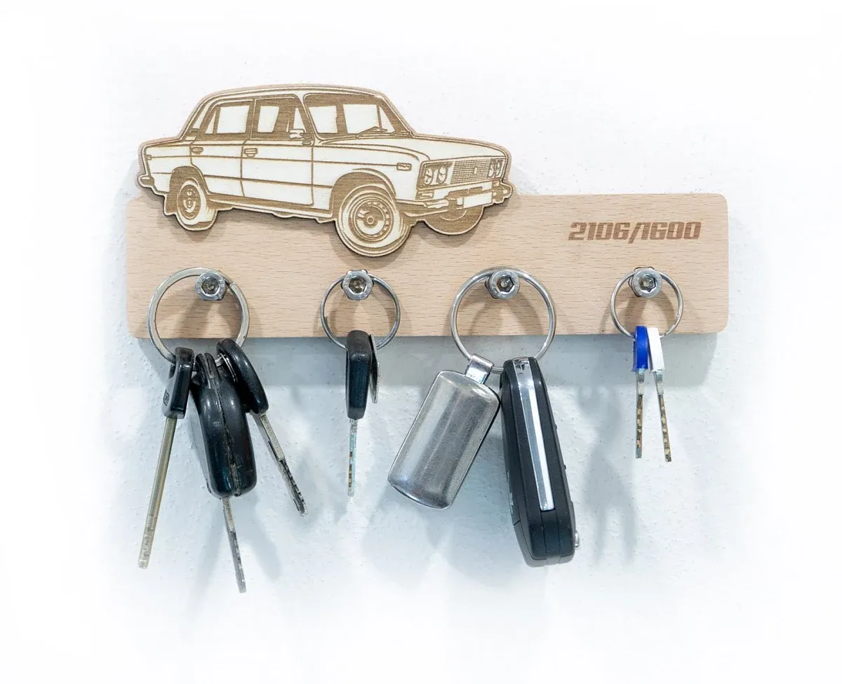 Drewniany wieszak na klucze  Lada 2106/1600